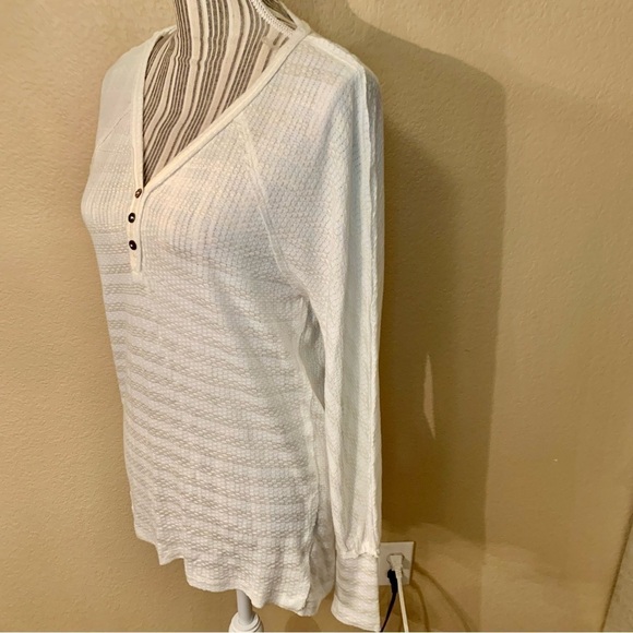Sale! NWT American Rag Top S White Ribbed V-Neck Poly / Rayon / Spandex Stretch - Picture 7 of 15